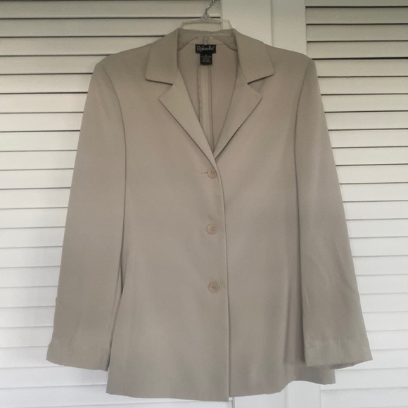 Cream colored ladies blazer - Picture 1 of 4